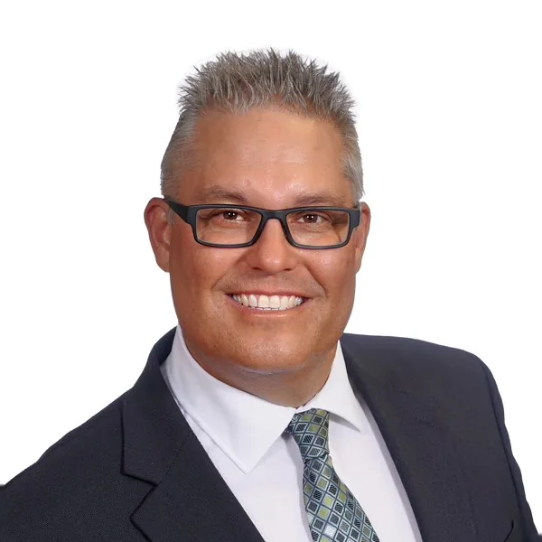 Shane Sis, Principal, Manager, Agent